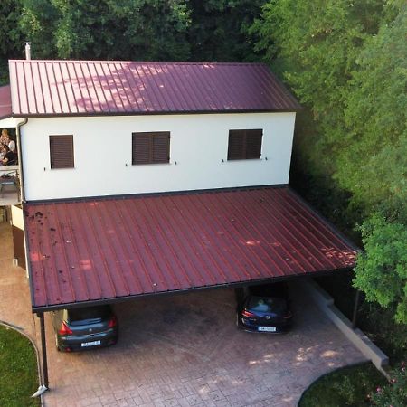 Apartman Koraca Roč Exterior foto