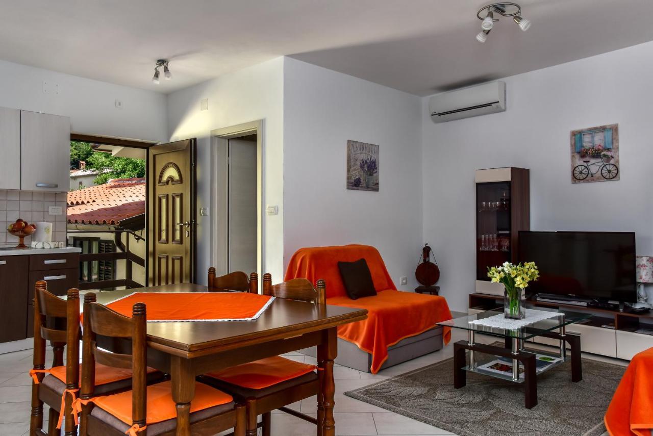 Apartman Koraca Roč Exterior foto