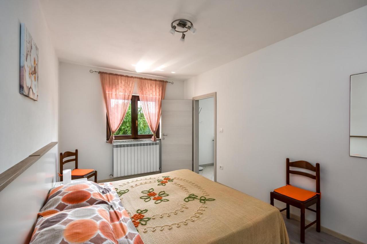 Apartman Koraca Roč Exterior foto
