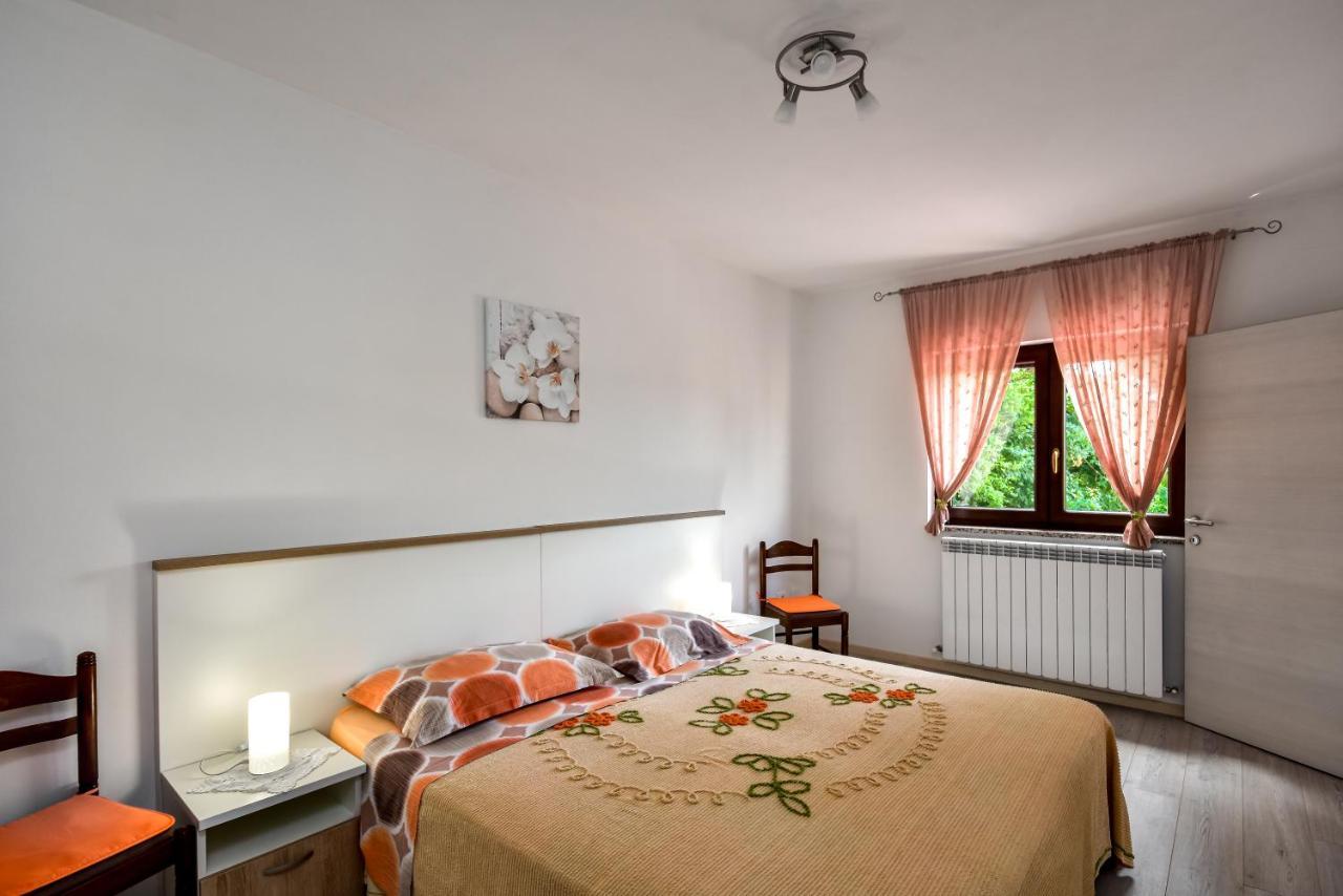Apartman Koraca Roč Exterior foto