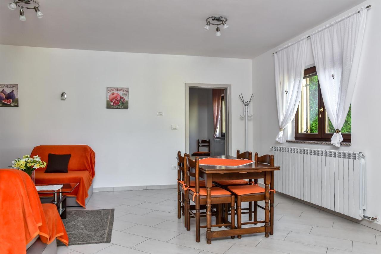 Apartman Koraca Roč Exterior foto